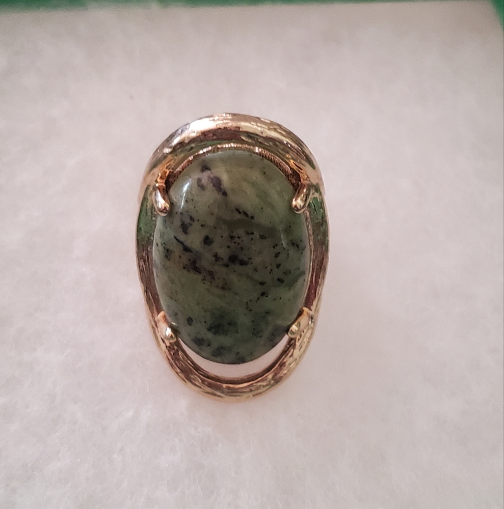 M+S Oval Jasper Cabochon Textured Gold Tone Statement Ring Size 6 - Picture 6 of 12